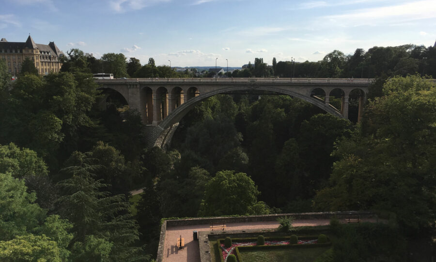 Tal und Adolphe-Brücke in Luxemburg